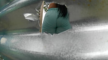 [Step Mom, New, Kelsystar] Camara Graba En Vestidor De Playa A Latina Sexy En Publico